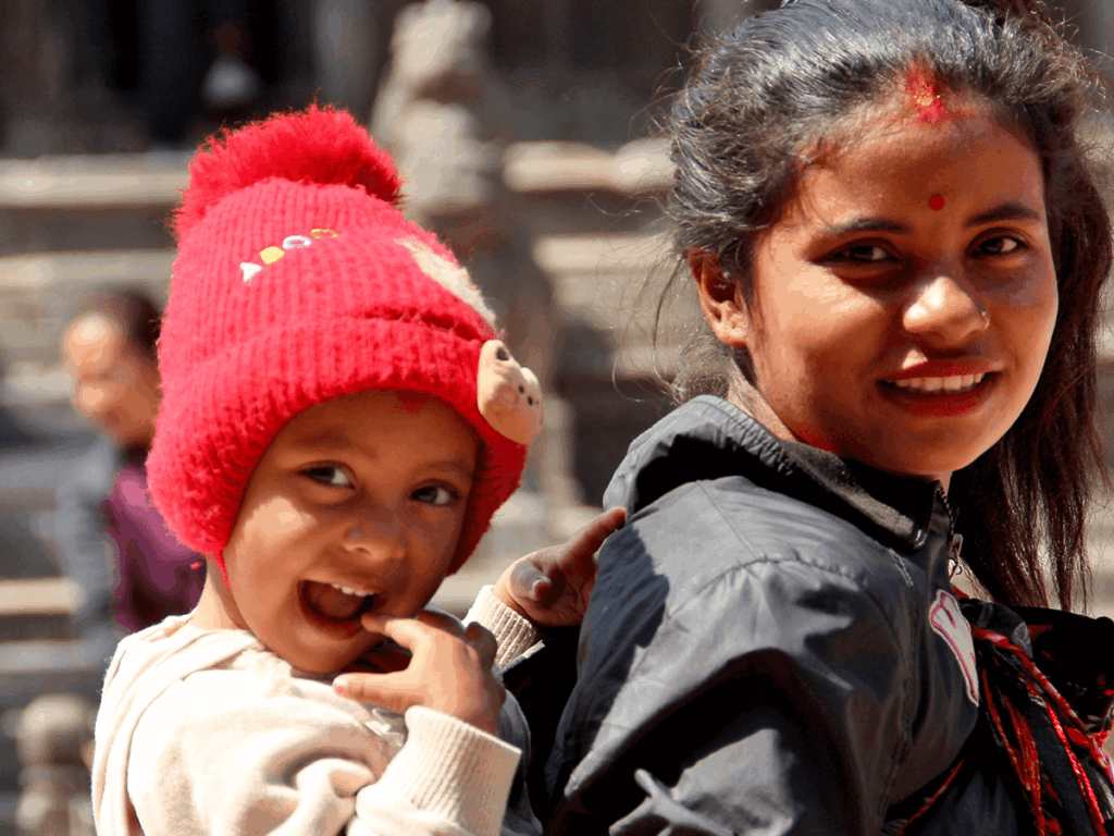 photo de deux enfants de l'association "Ailleurs Solidaires".